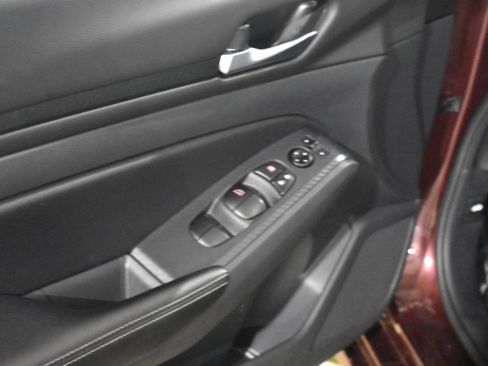 Used 2025 Nissan Altima 2.5 SV image 24