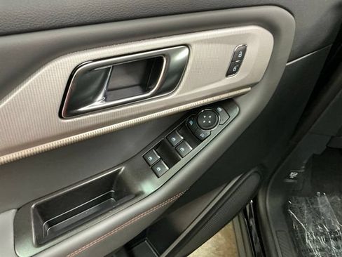New 2026 Ford Explorer Active w/ Active Comfort Package AWD/4WD image 17