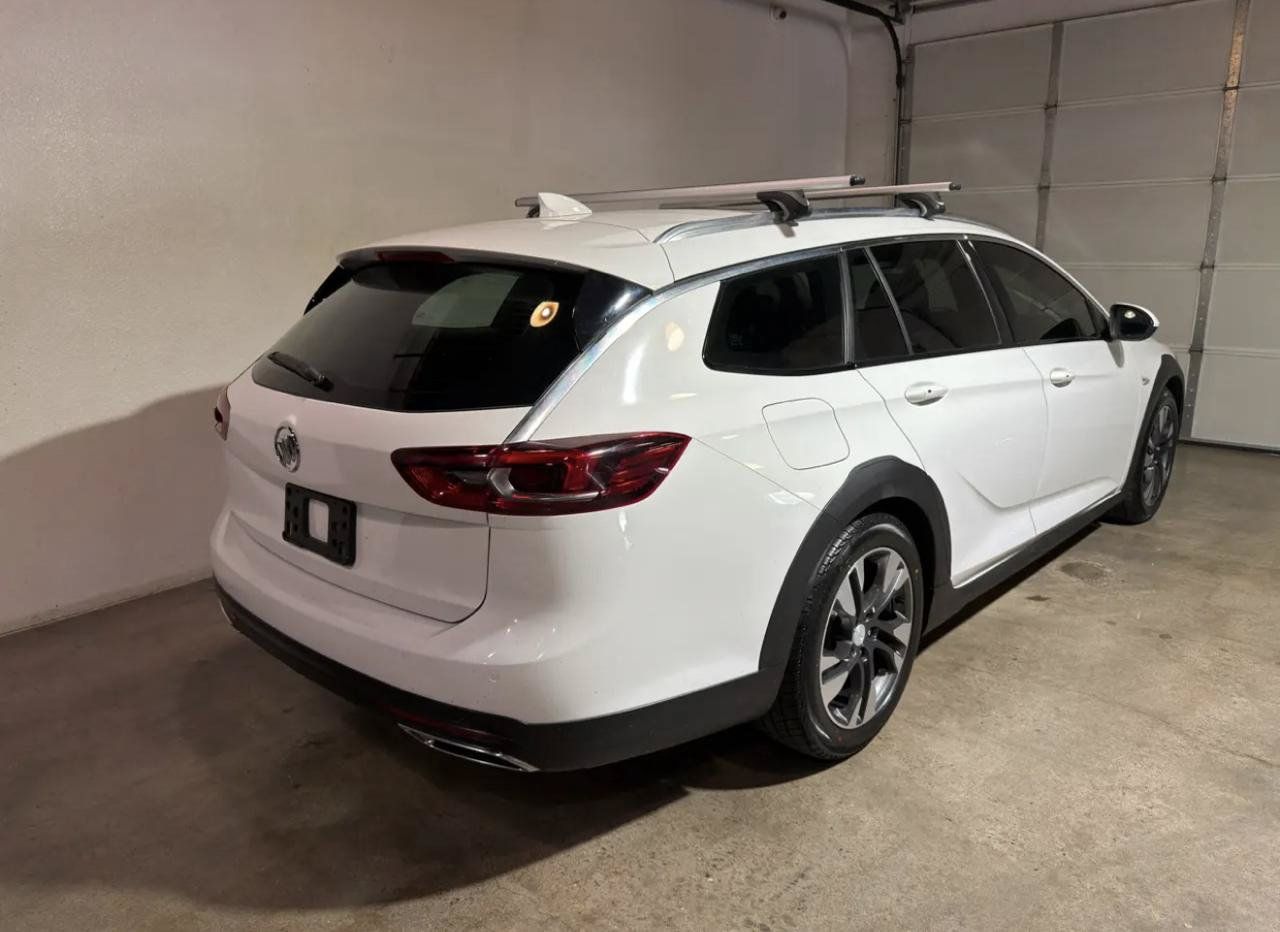 Used 2018 Buick Regal Essence w/ Driver Confidence Package #1 AWD/4WD image 5