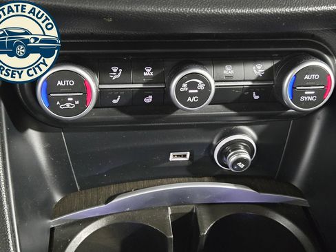Used 2020 Alfa Romeo Stelvio Ti AWD/4WD image 16