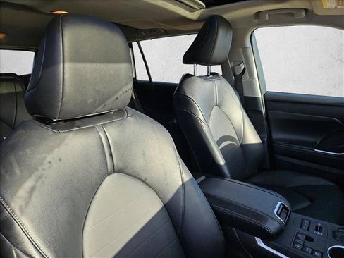 Used 2026 Toyota Highlander XLE AWD/4WD image 22
