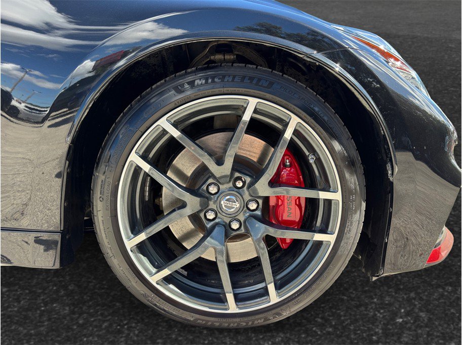 Used 2019 Nissan 370Z NISMO RWD image 12