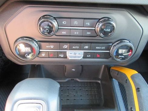Used 2024 Ford Bronco Badlands AWD/4WD image 21