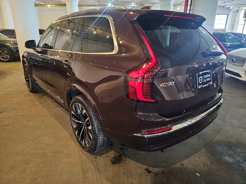 Certified 2025 Volvo XC90 T8 Ultra AWD/4WD image 2