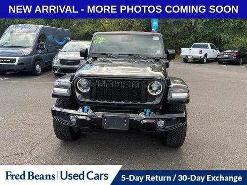 Used 2024 Jeep Wrangler High Altitude AWD/4WD image 2