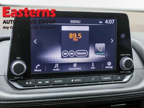 Used 2023 Nissan Rogue SV image 19