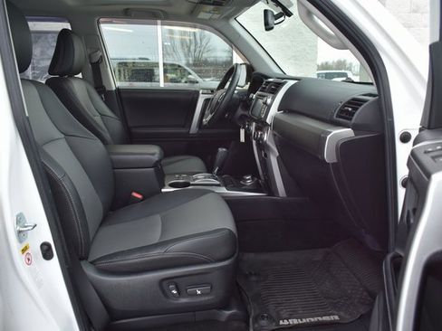 Used 2019 Toyota 4Runner SR5 Premium image 40