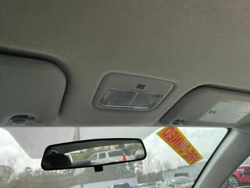 Used 2012 Toyota Corolla LE image 19