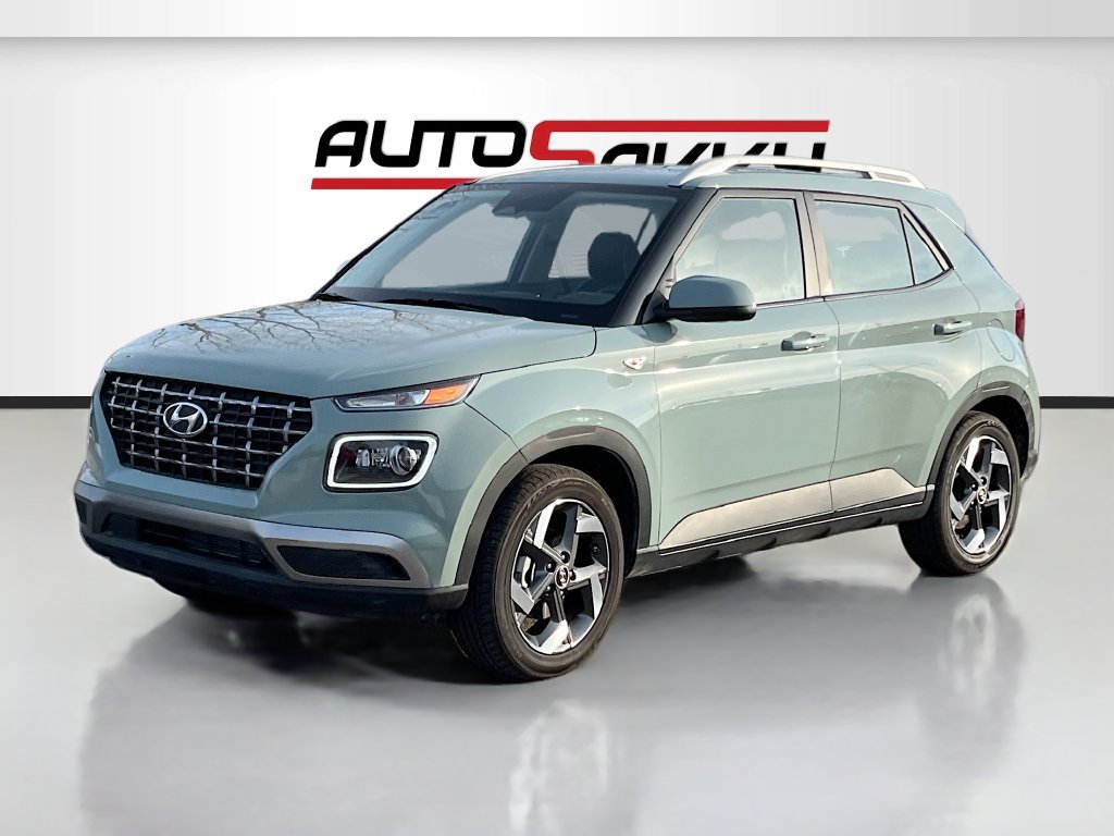 Used 2025 Hyundai Venue Limited FWD image 3