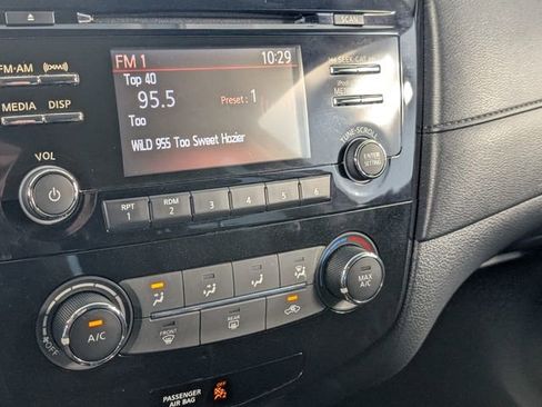 Used 2017 Nissan Rogue S image 16