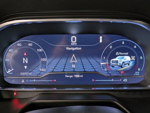 Used 2023 GMC Yukon SLT w/ SLT Luxury Package image 15