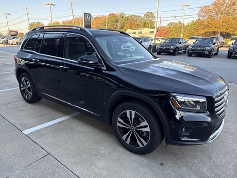 New 2026 Mercedes-Benz GLB 250 image 9