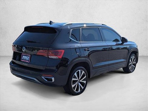 Used 2022 Volkswagen Taos SE FWD image 5