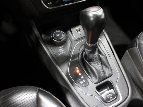 Used 2022 Jeep Cherokee Latitude Lux AWD/4WD image 13