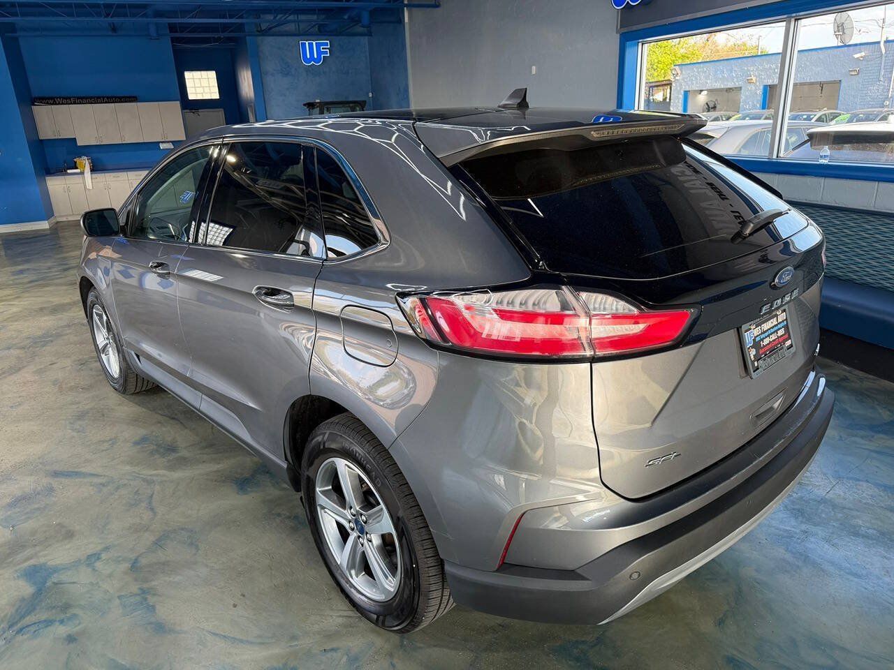 Used 2021 Ford Edge SEL w/ Convenience Package AWD/4WD image 2