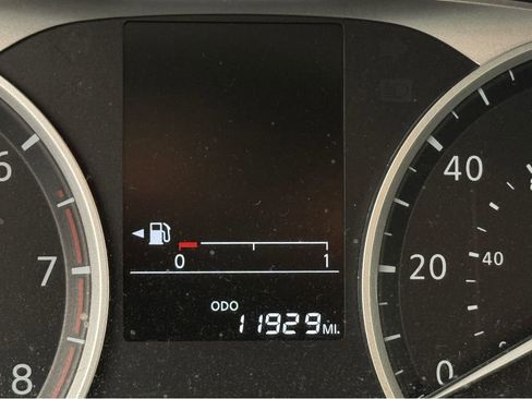 Used 2024 Nissan Versa S w/ Trunk Package image 18