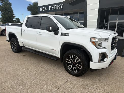 Used 2020 GMC Sierra 1500 AT4 w/ AT4 Premium Package AWD/4WD image 2