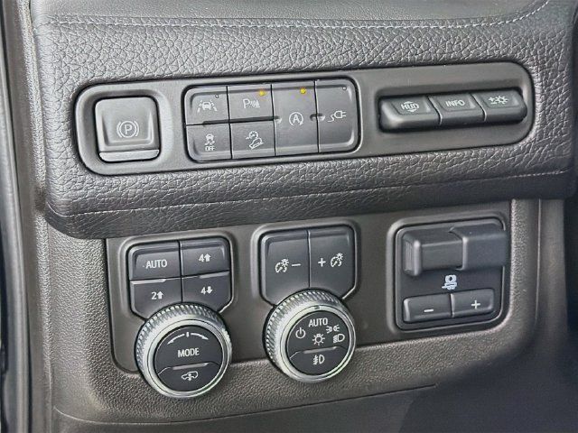 Used 2021 GMC Yukon Denali w/ Denali Ultimate Package AWD/4WD image 12