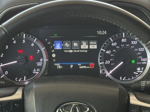 Used 2024 Toyota Highlander XSE FWD image 43