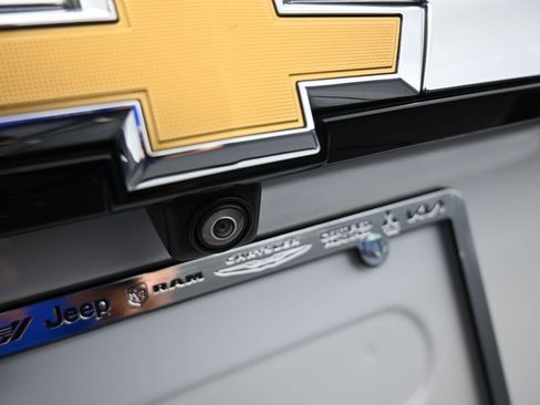 Used 2023 Chevrolet Traverse LT image 41