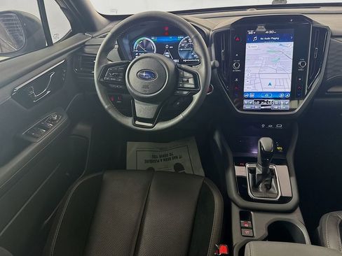 Used 2025 Subaru Forester Touring image 27