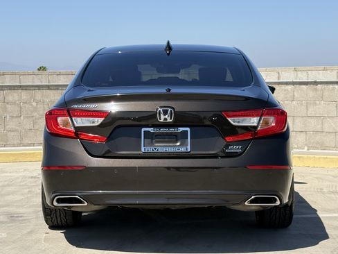 Used 2018 Honda Accord Touring image 11