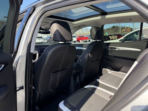 Used 2025 Buick Envision Sport Touring image 10