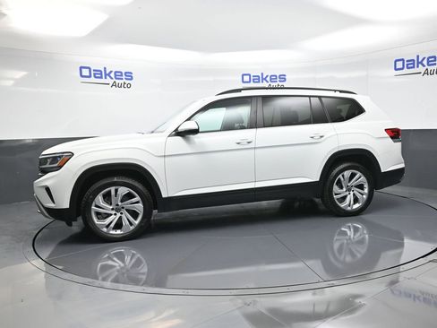 Used 2021 Volkswagen Atlas SE w/ Towing Package image 5