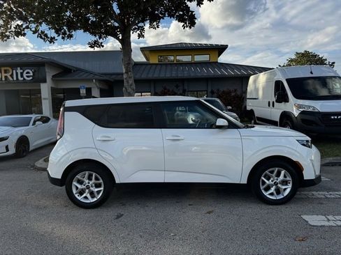 Used 2024 Kia Soul LX w/ Option Group 015 image 8
