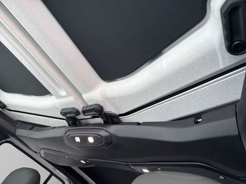 Used 2024 Jeep Gladiator Mojave image 4