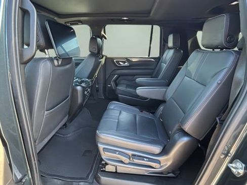 Used 2021 Chevrolet Suburban RST w/ Luxury Package image 20