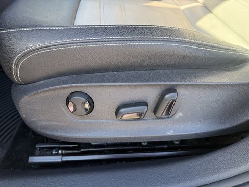 Used 2018 Volkswagen Passat 3.6 image 15