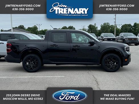 New 2026 Ford Maverick Lariat w/ Black Appearance Package AWD/4WD image 1