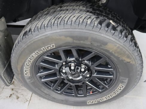 Used 2021 Ford F350 Lariat AWD/4WD image 3