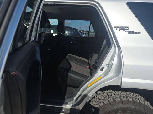 Used 2018 Toyota 4Runner TRD Off-Road image 19