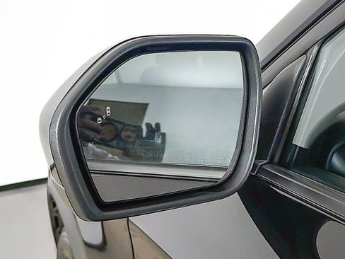 Used 2023 Ford Explorer XLT w/ Equipment Group 202A AWD/4WD image 30