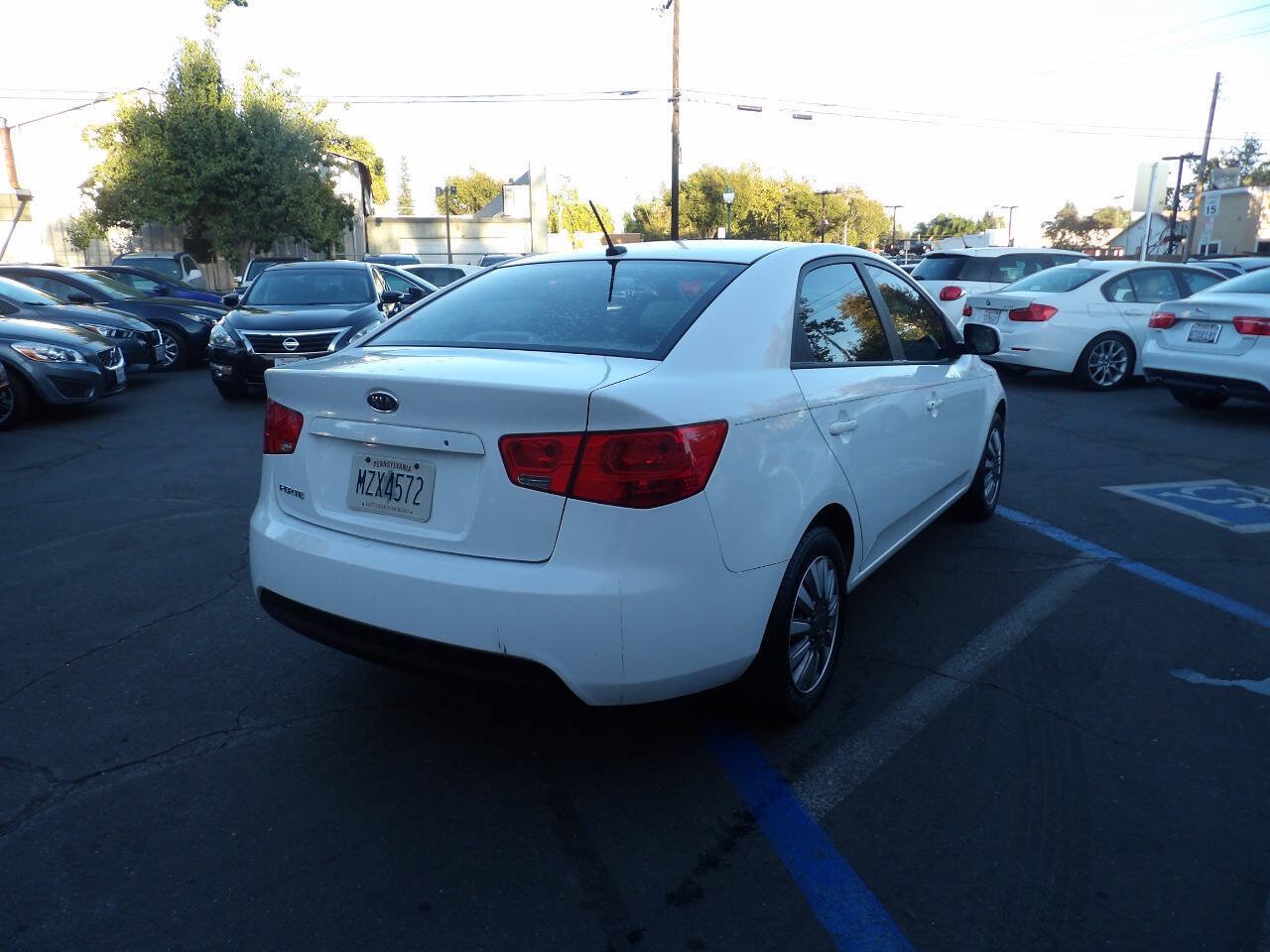 Used 2017 Volkswagen Jetta SE FWD image 3