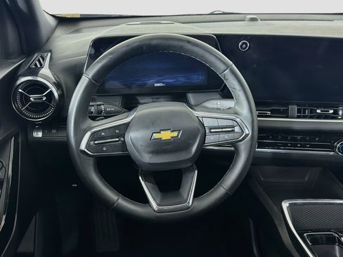 Used 2025 Chevrolet Equinox LT FWD image 17