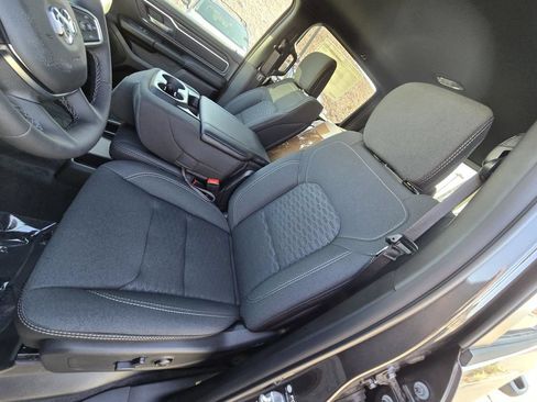 New 2025 RAM 1500 Big Horn AWD/4WD image 13