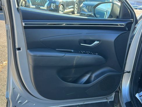 Used 2023 Hyundai Tucson SE image 7