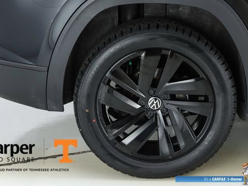 Used 2023 Volkswagen Atlas Cross Sport SE w/ Panoramic Sunroof Package FWD image 51
