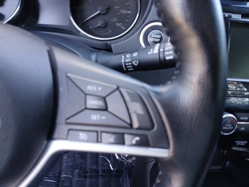 Used 2022 Nissan Rogue Sport SV image 11