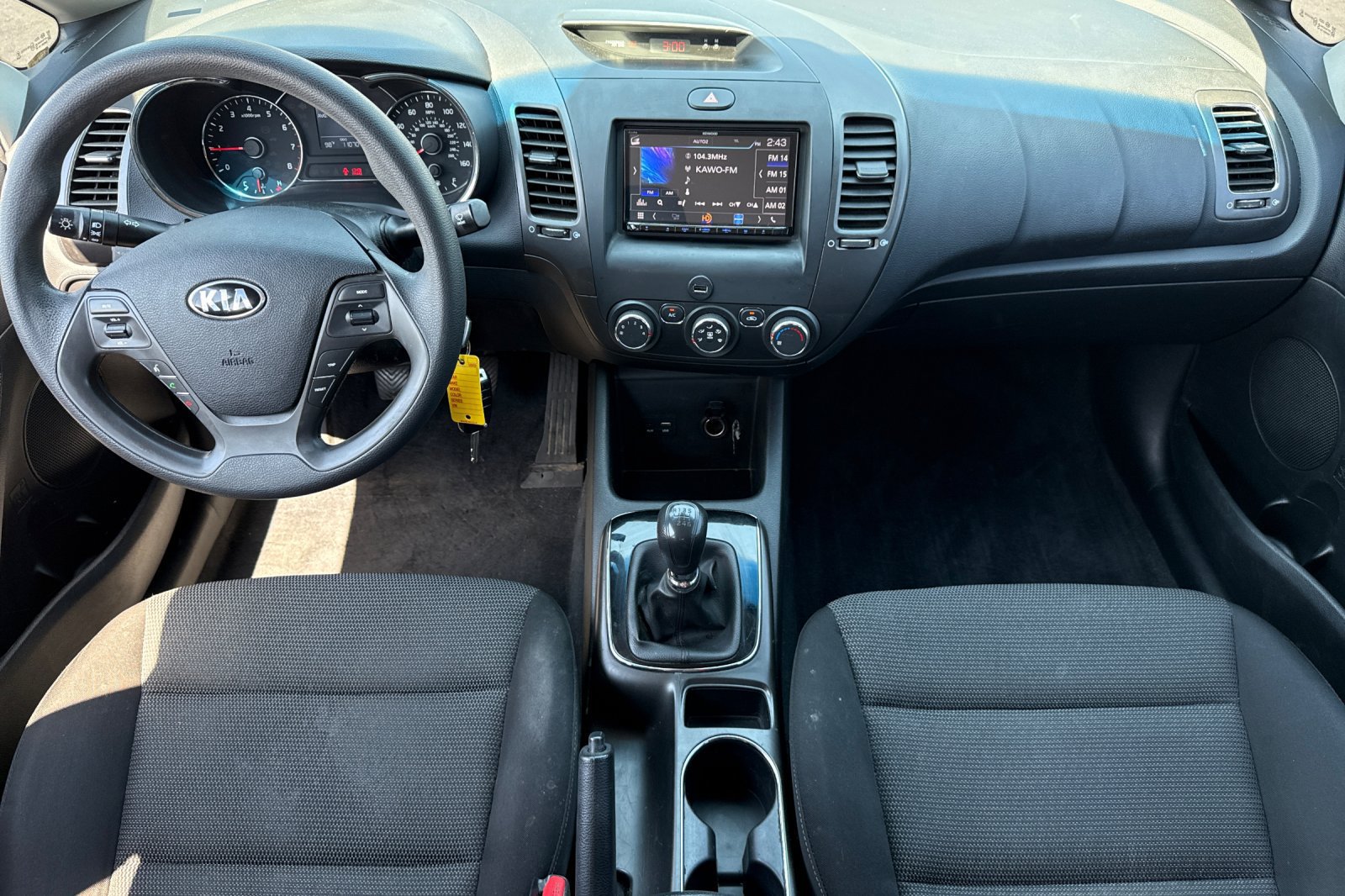 Used 2017 Kia Forte LX FWD image 5