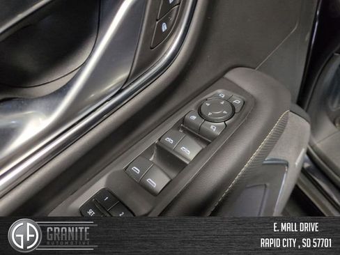Used 2022 GMC Yukon XL SLT w/ SLT Luxury Package AWD/4WD image 12
