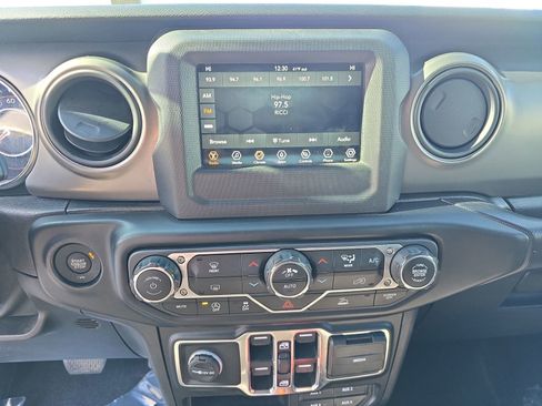 Used 2021 Jeep Wrangler Unlimited Sport image 22