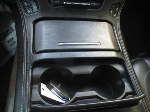 Used 2018 GMC Yukon Denali image 16