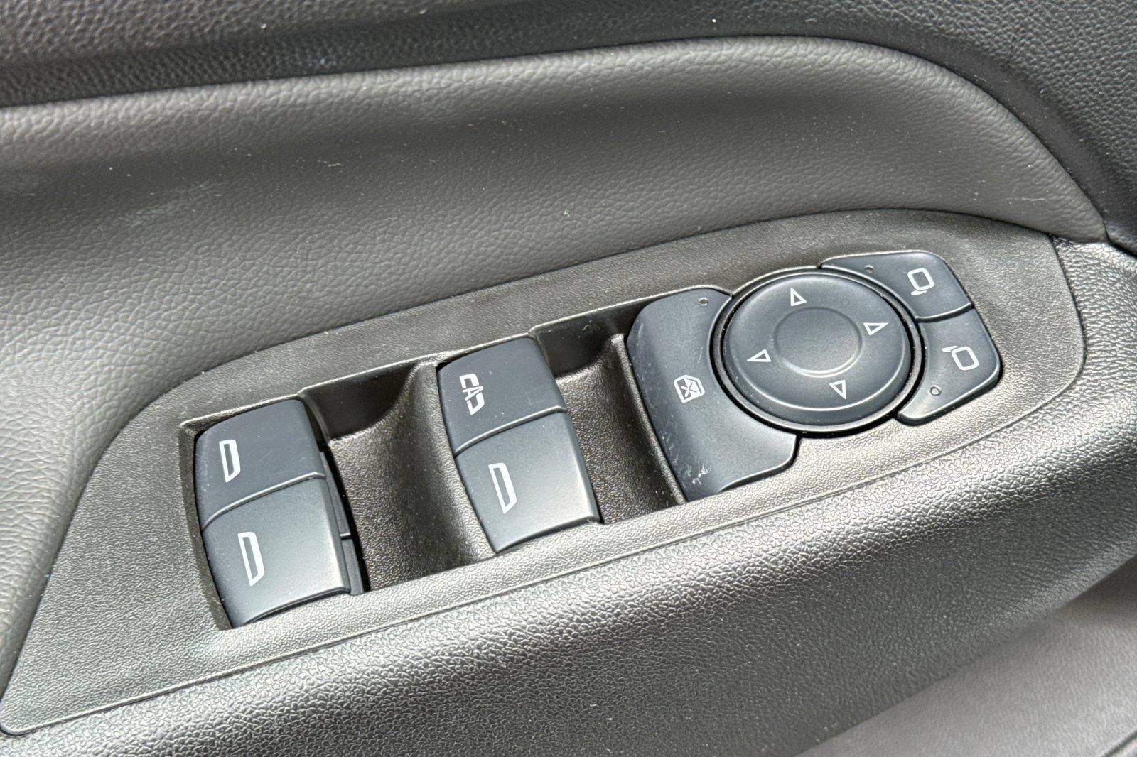 Used 2024 Chevrolet Equinox LT AWD/4WD image 11