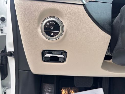 Used 2025 Mercedes-Benz C 300 4MATIC Sedan image 21