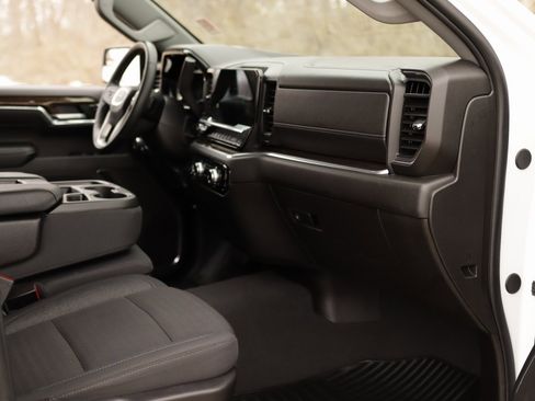 Used 2024 GMC Sierra 1500 Elevation image 30