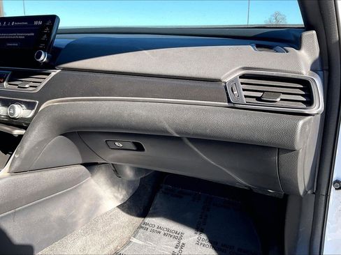 Used 2022 Honda Accord Sport image 15